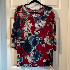 Honeyme floral top size M NWOT